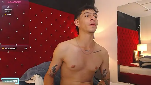 Logan_Woods live sex cam