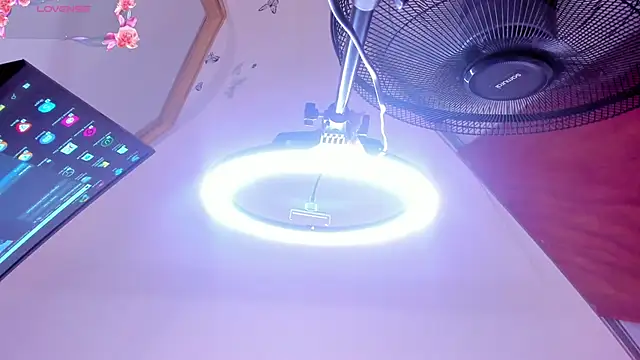 AriadnaLoren's cam snapshot