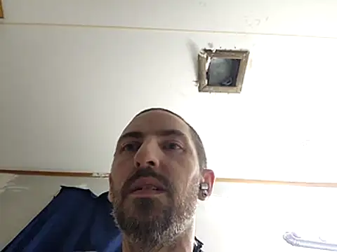 Bi_curious86's cam snapshot