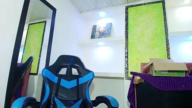 lala_clark's cam snapshot