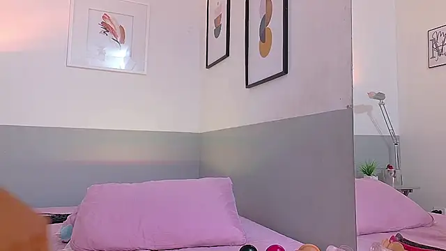 cutepetitee's cam snapshot