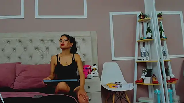 yiyisandoval's cam snapshot