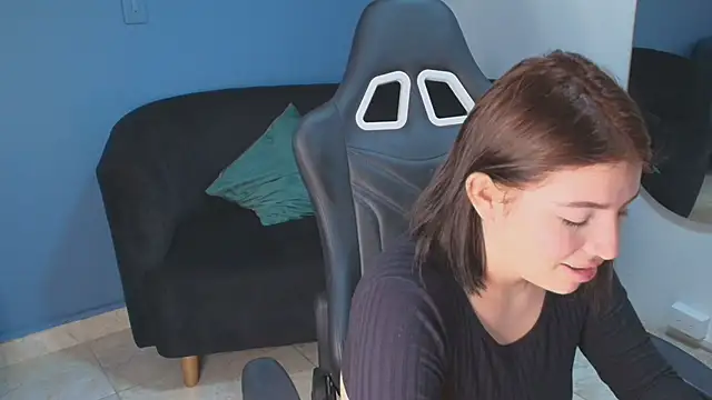 Zamira_Taylor's cam snapshot