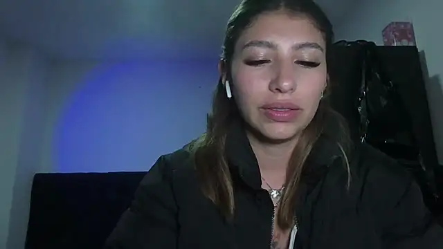 AliceTeenager___'s cam snapshot