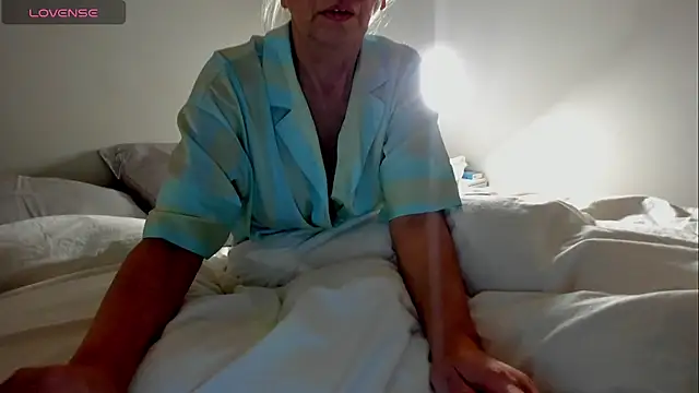 BaditaLuna's cam snapshot