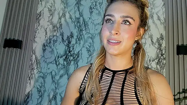 Dulcineaa_22's cam snapshot