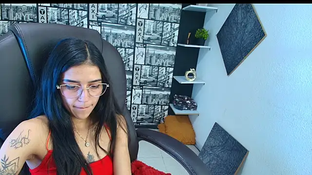 DanielaMonroe live sex cam