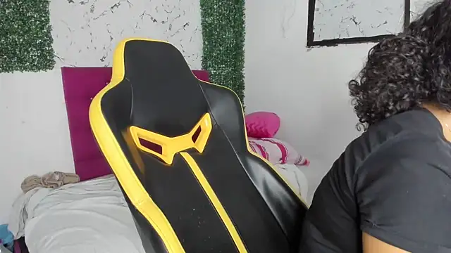 emily_stars1's cam snapshot