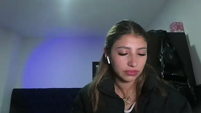 AliceTeenager___'s cam snapshot