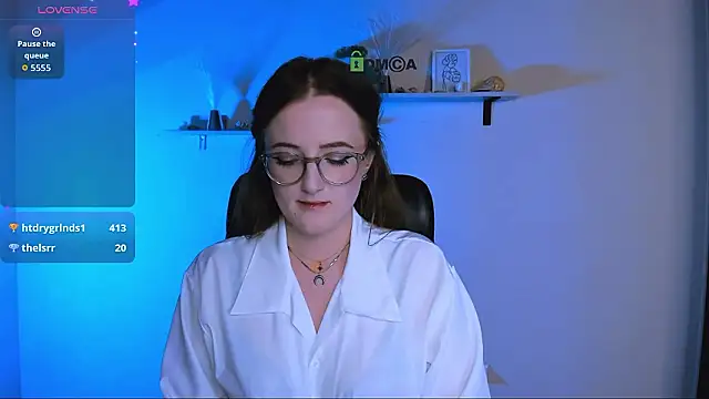 luna_berryy's cam snapshot