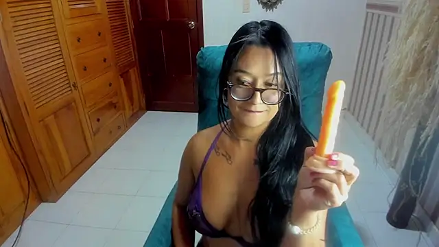 AnnaPerez_'s cam snapshot