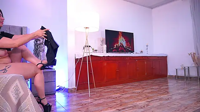 lara_giraldo's cam snapshot