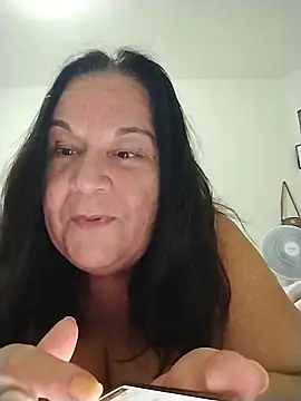 Yaya_Mineira live sex cam