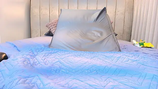 kata_hazel's cam snapshot