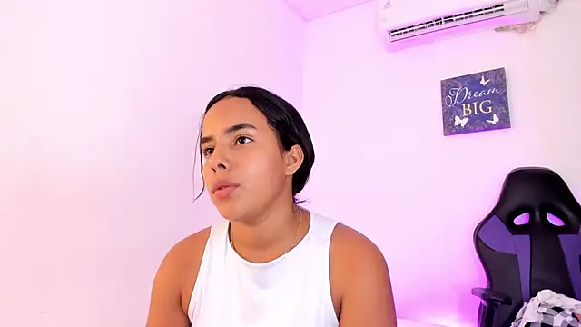 Roxy_Stonee's cam snapshot