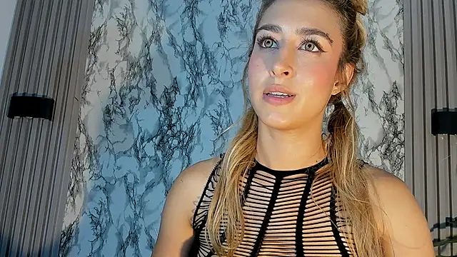 Dulcineaa_22's cam snapshot