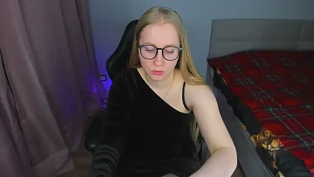 MilanaJune's cam snapshot