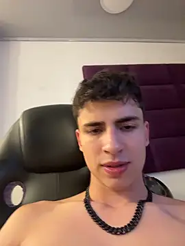 AdrianRinaldi live sex cam