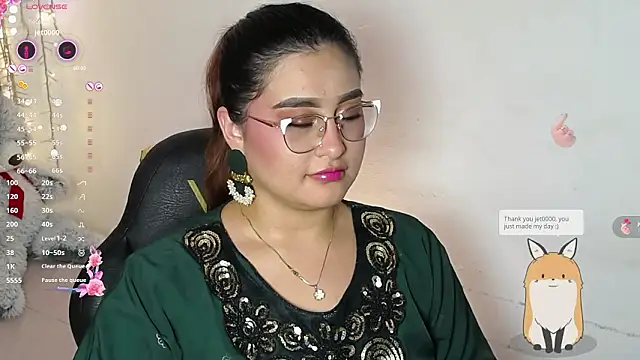 heluejamil's cam snapshot