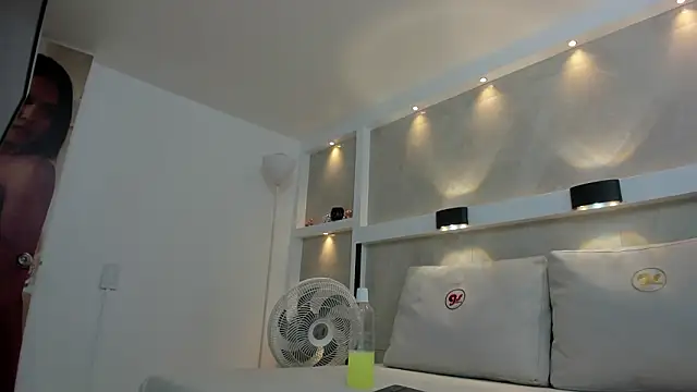 isaa_stone's cam snapshot