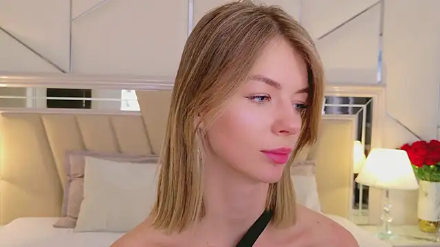 MeganMour's cam snapshot