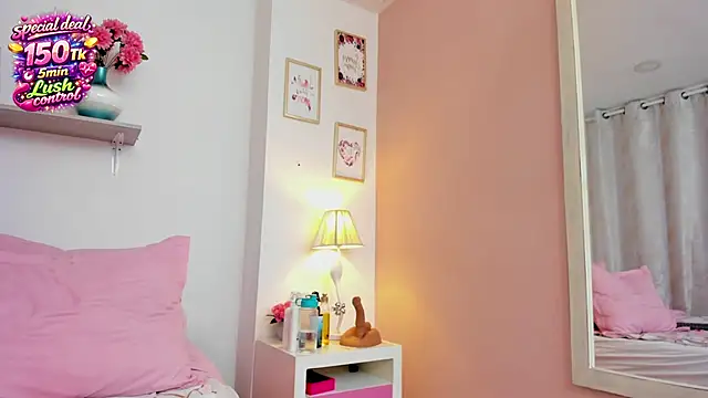 LauraRaider's cam snapshot