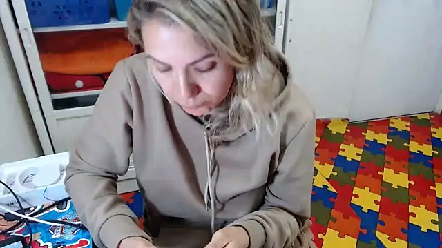 Chantal_hott's cam snapshot