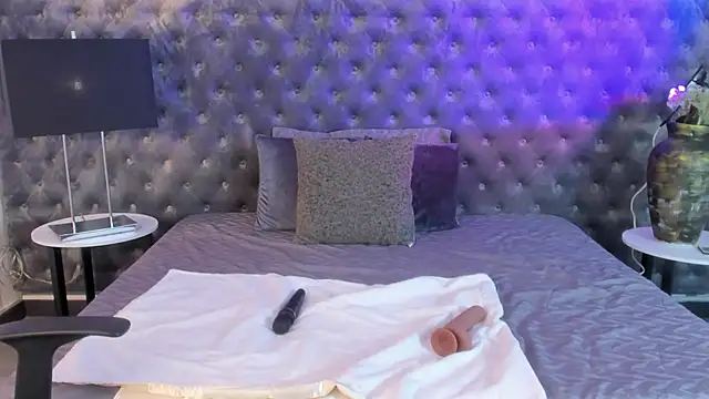 NatQueen's cam snapshot