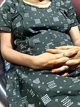 call_me_ammulu099's cam snapshot