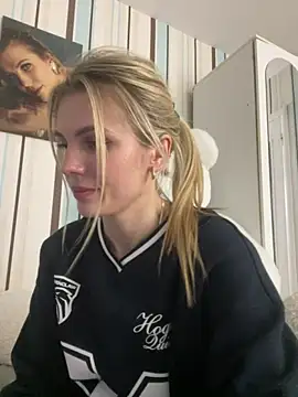 My_Hotgirl's cam snapshot