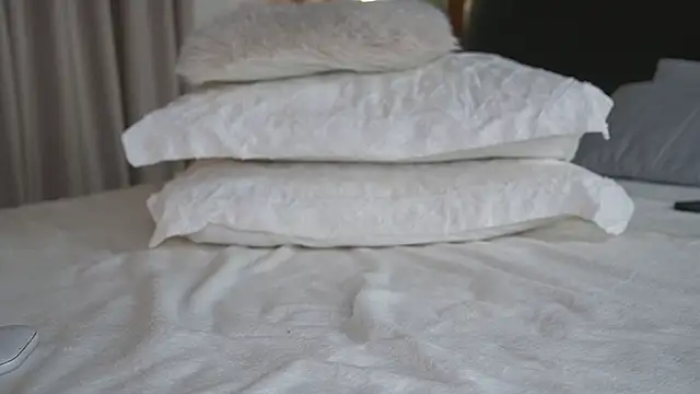 Alyonaqueen_'s cam snapshot