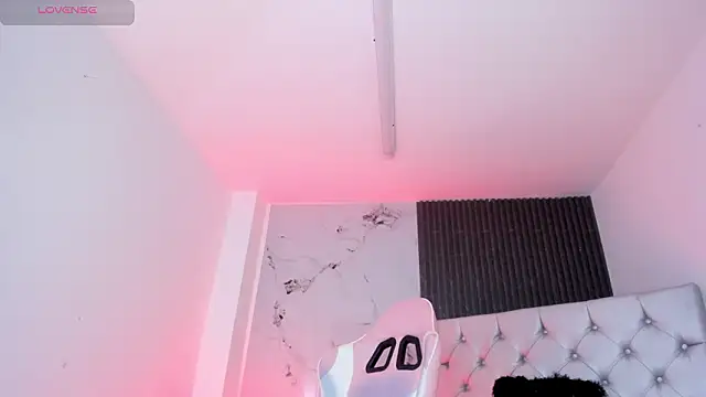 chloesagee live sex cam