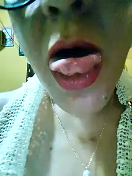 ilonna2025's cam snapshot