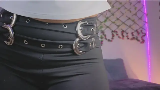 Lolarosesxs's cam snapshot