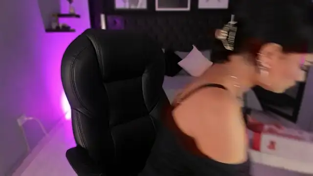 renee_shelby_'s cam snapshot