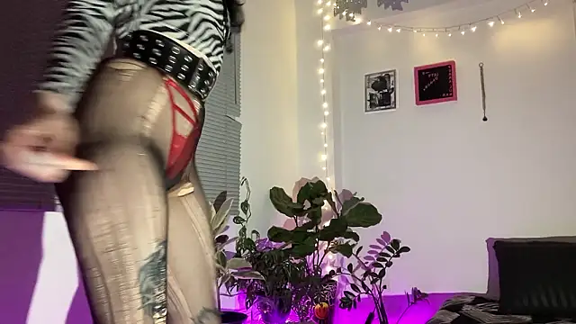 ELENA_UMBRA's cam snapshot