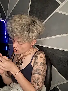 megan_cr's cam snapshot