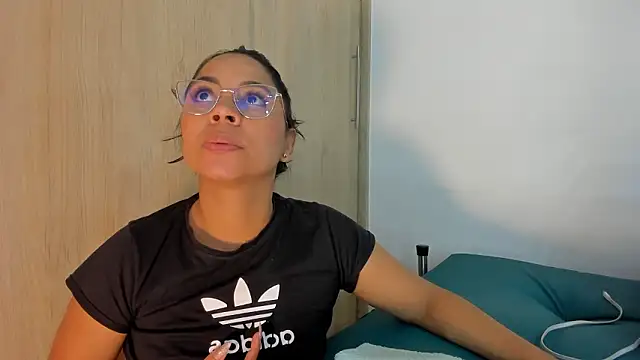 Nanny_11's cam snapshot