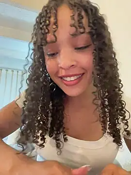 Yasmin777_'s cam snapshot