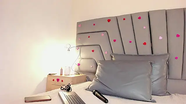 Maia_520 live sex cam