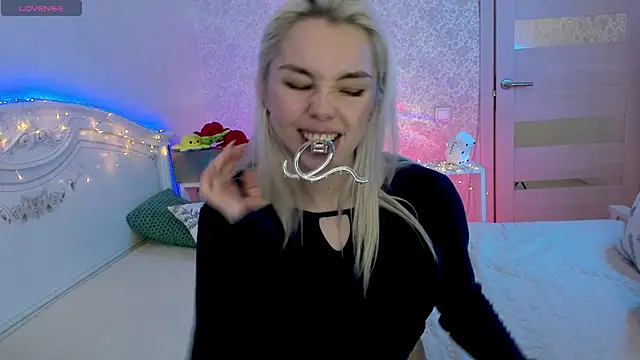 LillyMoure_'s cam snapshot