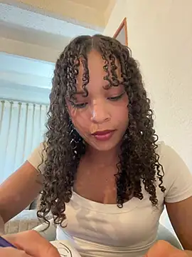 Yasmin777_'s cam snapshot