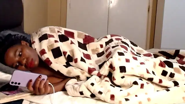 LongPussyLipsxx live sex cam