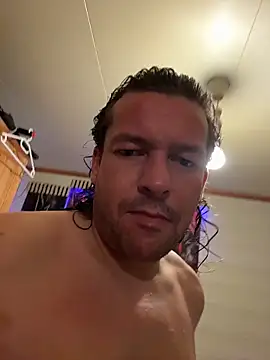 miguel910921 live sex cam