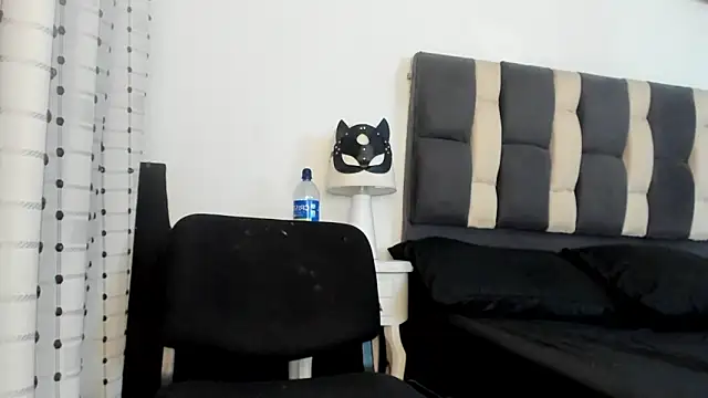 cami-coral1's cam snapshot