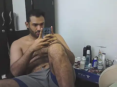 AlphaLatinoBear's cam snapshot