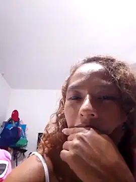 Zoedaniels's cam snapshot