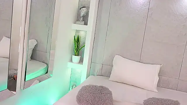 MelodyRey_'s cam snapshot