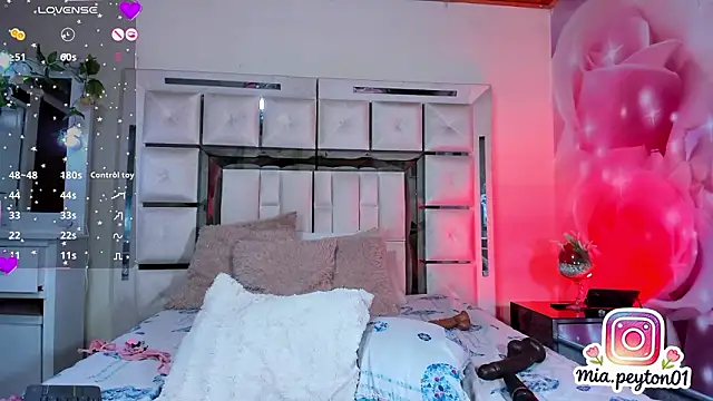 mia_peyton's cam snapshot