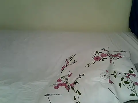 Lovelyheers's cam snapshot